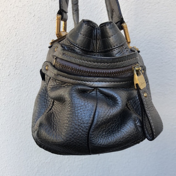 B. Makowsky silver metallic leather handbag with gold hardware - Picture 3 of 16